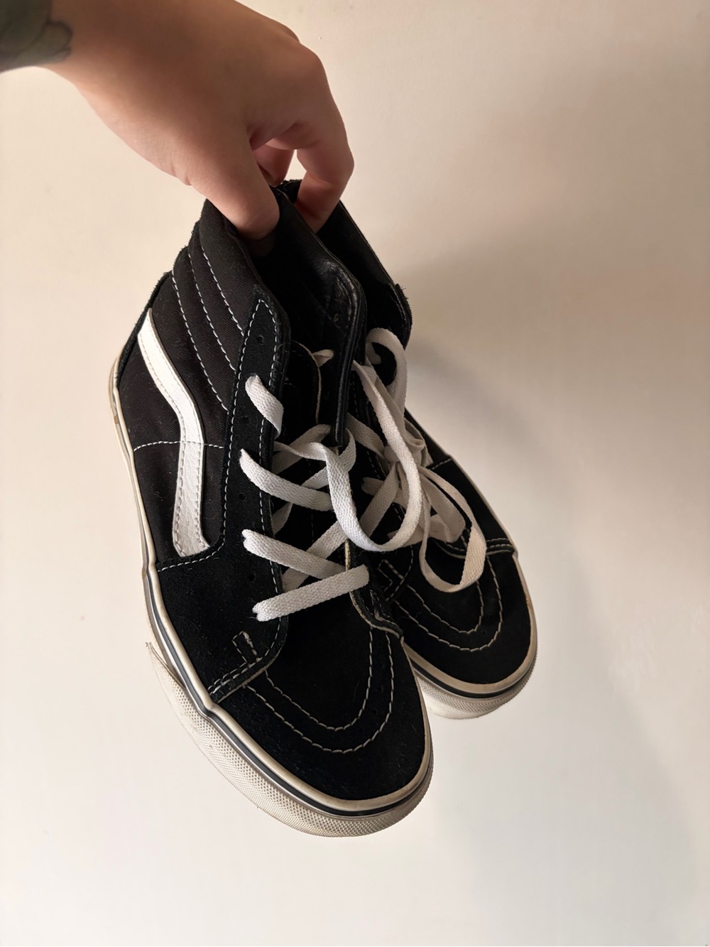 Women's Vans Size 5.5 Black and White High-Top Skate Shoe